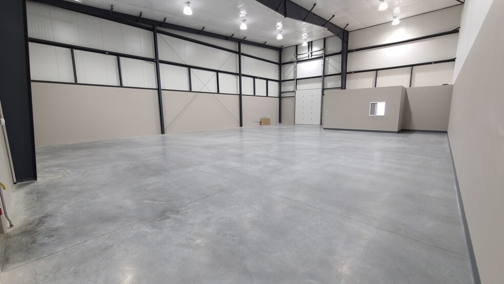 More Photos Of 101 Butterfield Rd, Yakima Warehouse For Lease