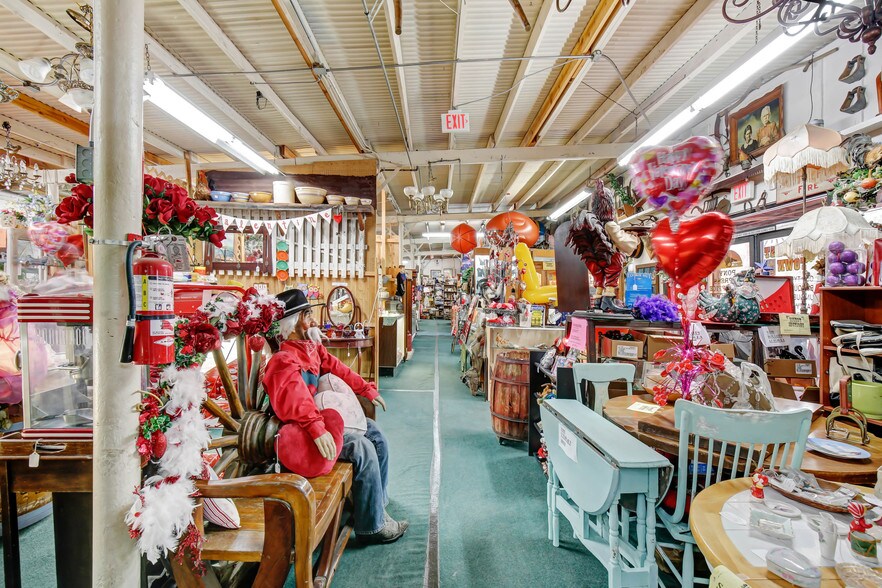 More Photos Of 502 W 6th St, Beaumont Freestanding For Sale