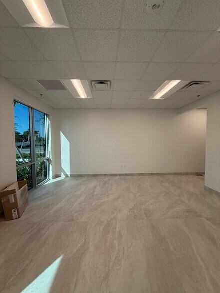 More Photos Of 1501 N Florida Mango Rd, West Palm Beach Warehouse For Lease