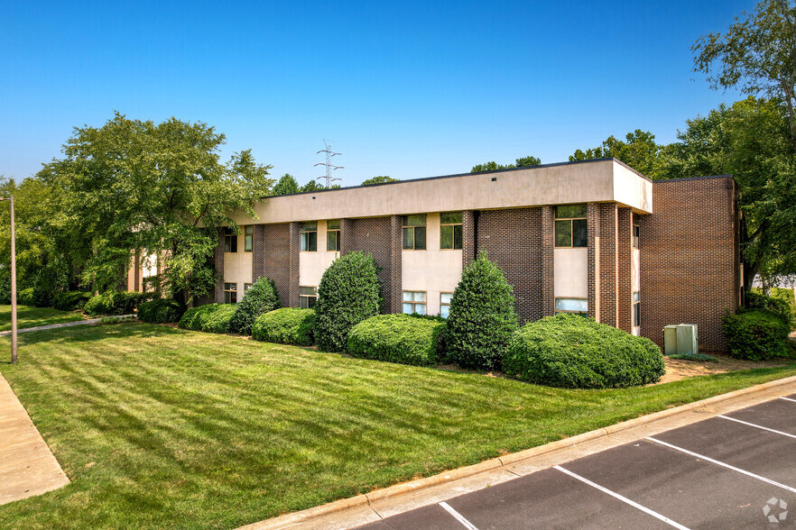 Primary Photo Of 3623 Latrobe Dr, Charlotte Coworking Space