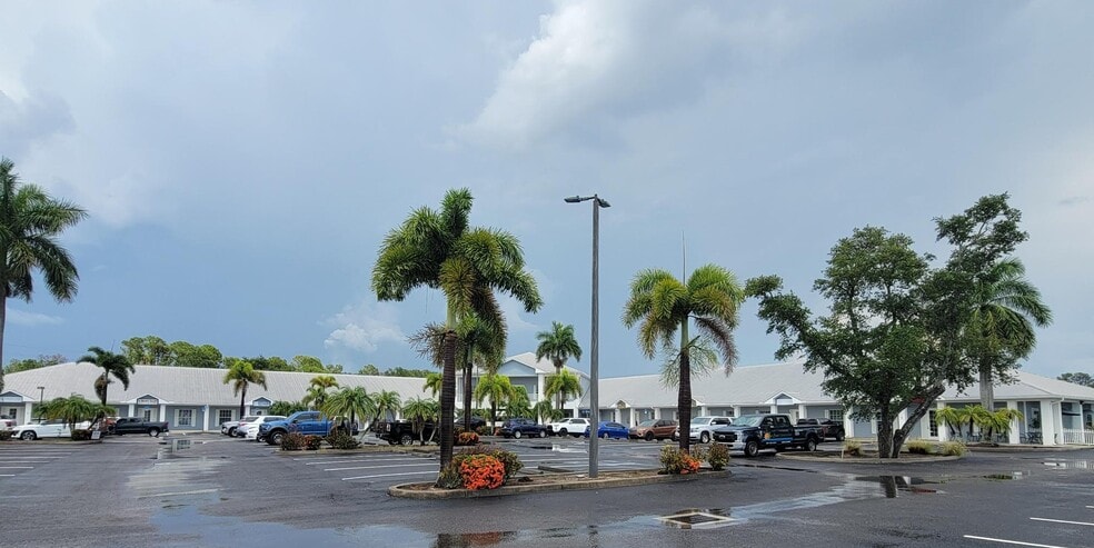 More Photos Of 1000-1032 Tamiami Trl, Port Charlotte Unknown For Lease