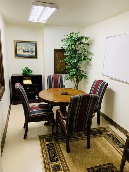 More Photos Of 1632 W Colonial Pky, Inverness Loft Creative Space For Lease