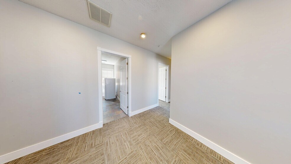 More Photos Of 11075 S State St, Sandy Office For Lease