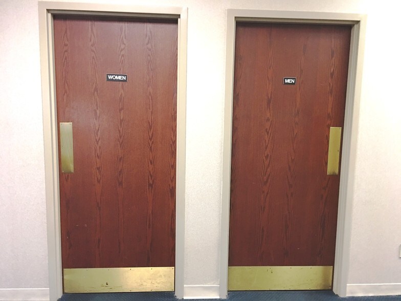 More Photos Of 1 Bronze Pointe Blvd, Swansea Office For Lease