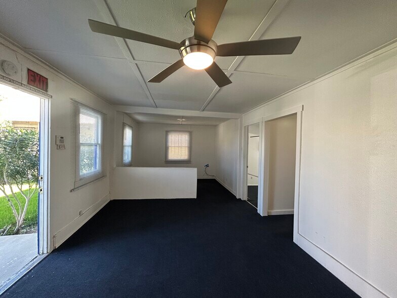 More Photos Of 1482 6th St, Coachella Office For Lease