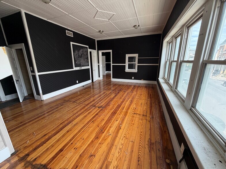 More Photos Of 921 W Washington St, Allentown Warehouse For Lease