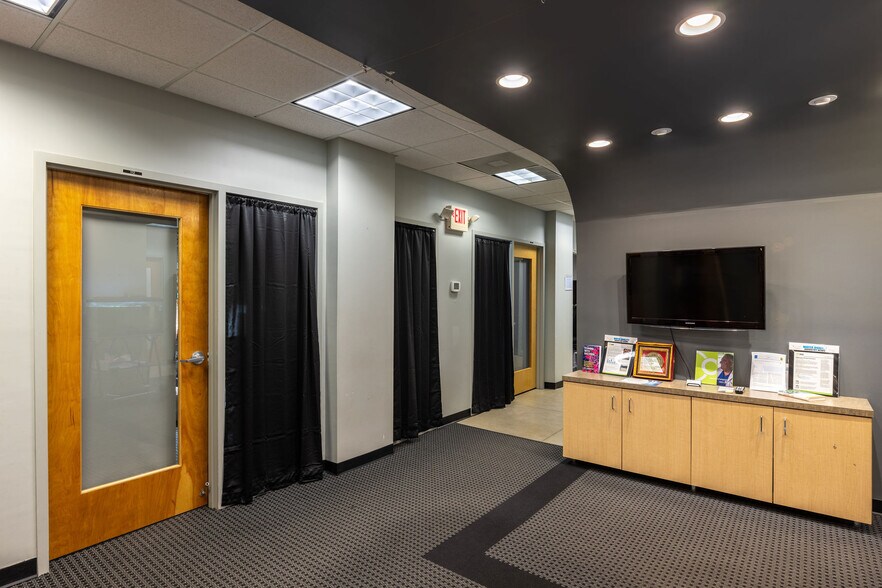 More Photos Of 632 Russell St, Covington Research And Development For Sale