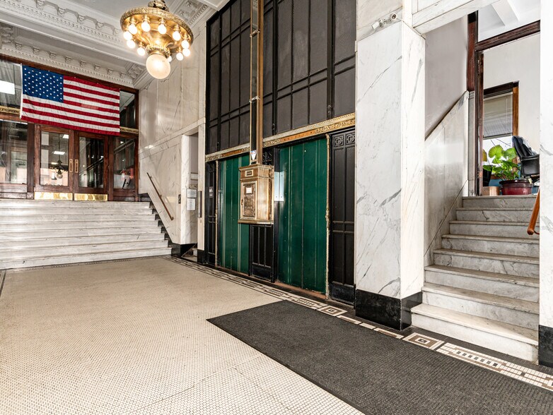 More Photos Of 628-630 Columbus St, Ottawa Loft Creative Space For Sale