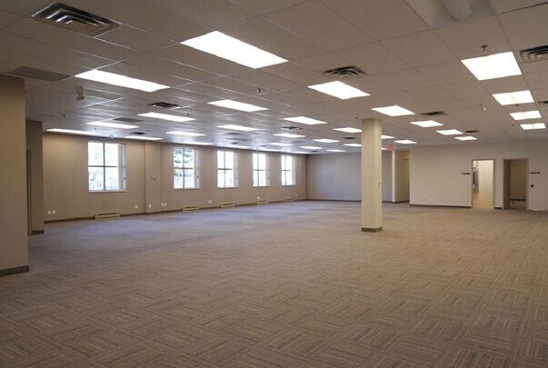 More Photos Of 78 Richmond St W, Oshawa Office For Sale