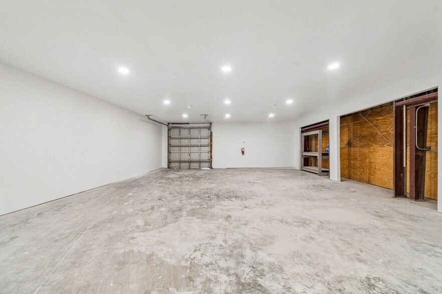 More Photos Of 1956 Kingsley Ave, Orange Park General Retail For Sale