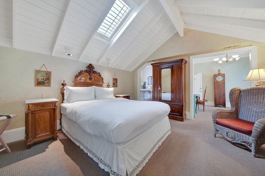 More Photos Of 77 Main St, Sutter Creek Hospitality For Sale