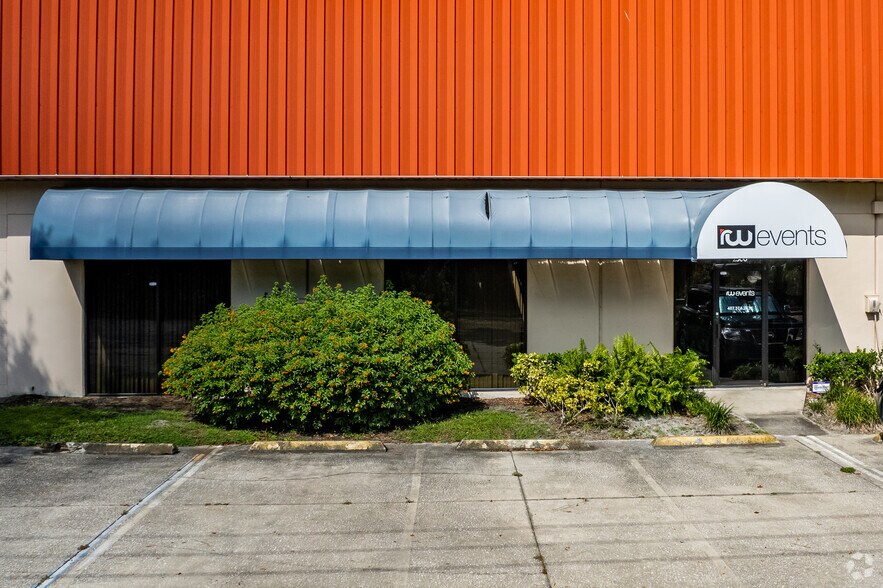 More Photos Of 975 Florida Central Pky, Longwood Unknown For Lease