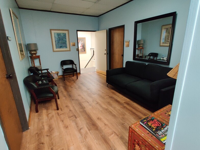 More Photos Of 1300 W Lynn St, Austin Office For Lease