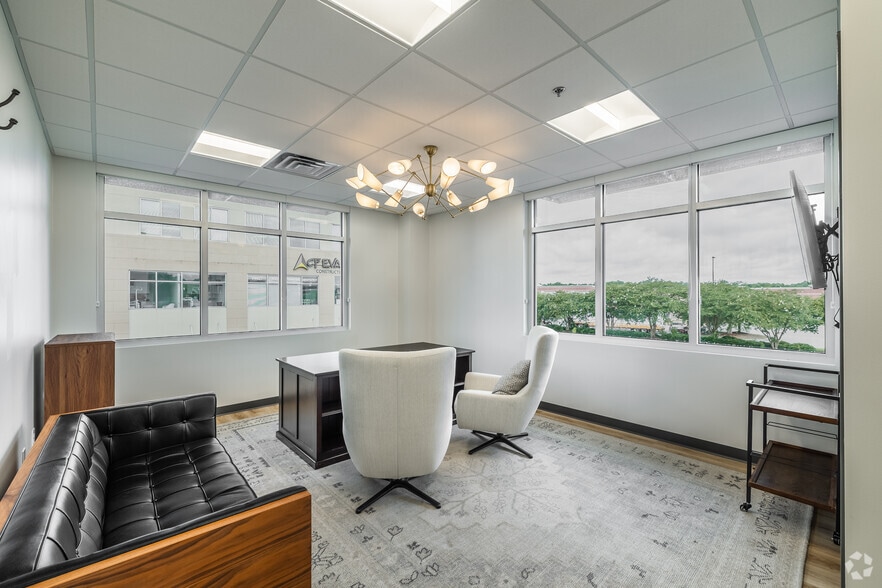 More Photos Of 4917 Centre Pointe Dr, North Charleston Office For Lease