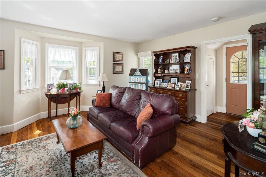 More Photos Of 544 US-6, Mahopac Freestanding For Sale