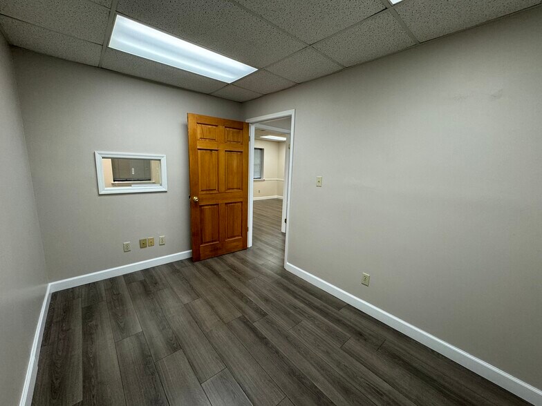 More Photos Of 3938 Sunbeam Rd, Jacksonville Medical For Sale