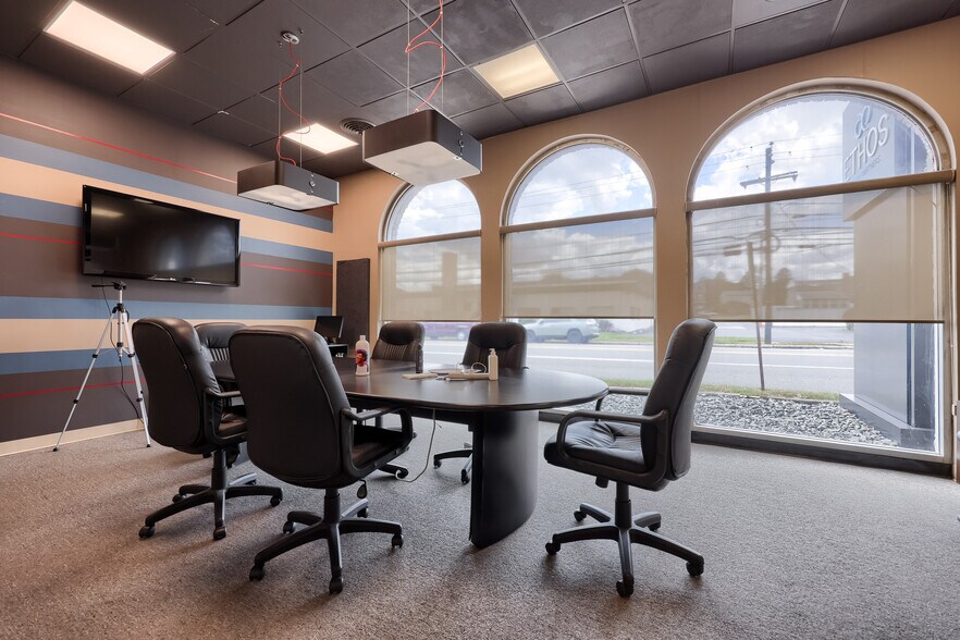 More Photos Of 345 Morgantown Rd, Reading Warehouse For Lease