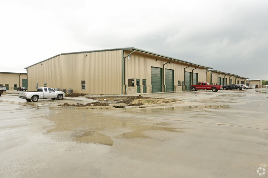 More Photos Of 122 Rose Ln, Frisco Warehouse For Sale