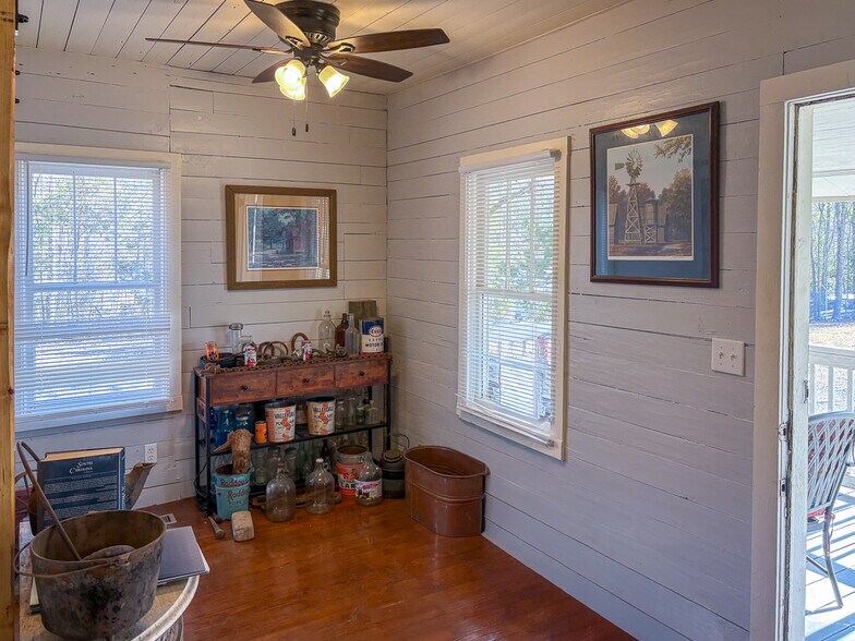 More Photos Of 732 Valley Ridge Rd, Swansea Land For Lease