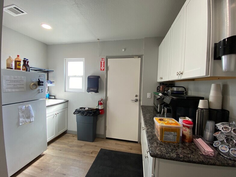 More Photos Of 1236 Woodland Ave, Modesto Warehouse For Lease