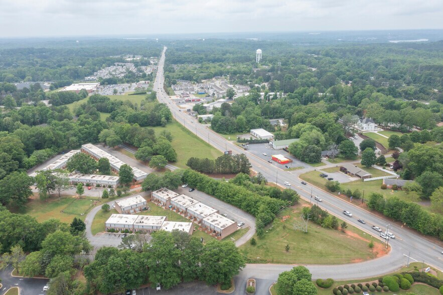 More Photos Of 1704-1710 W Main St, Central Restaurant For Lease