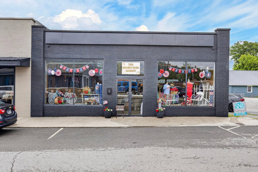 Primary Photo Of 113 W Lake Ave, Celina General Retail For Sale