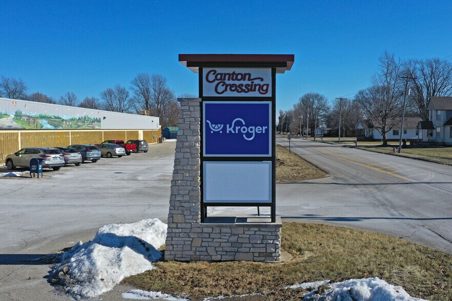 More Photos Of 1741 E Chestnut St, Canton Storefront For Lease