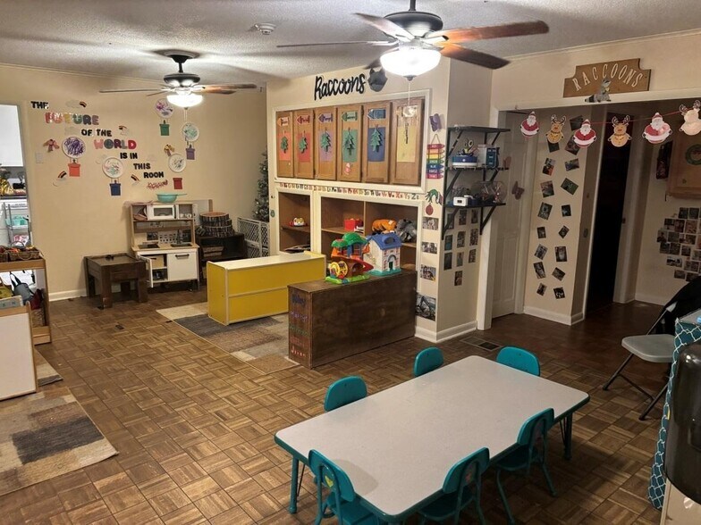 More Photos Of 11749 Snyder Rd, Knoxville Daycare Center For Sale