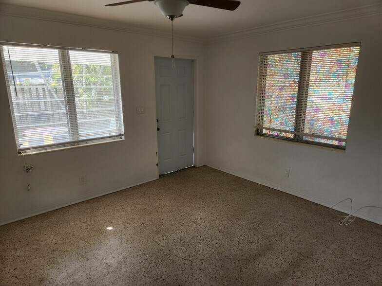 More Photos Of 726 N L St, Lake Worth Beach Specialty For Sale