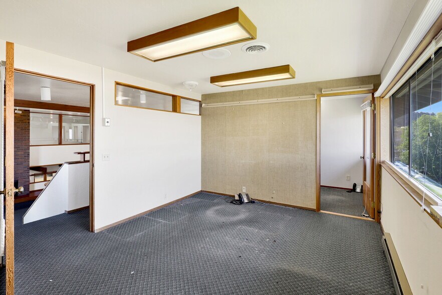 More Photos Of 1100 11th St, Bellingham General Retail For Lease