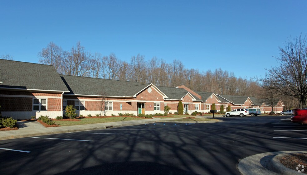 More Photos Of 280 Broad St, Kernersville Medical For Sale