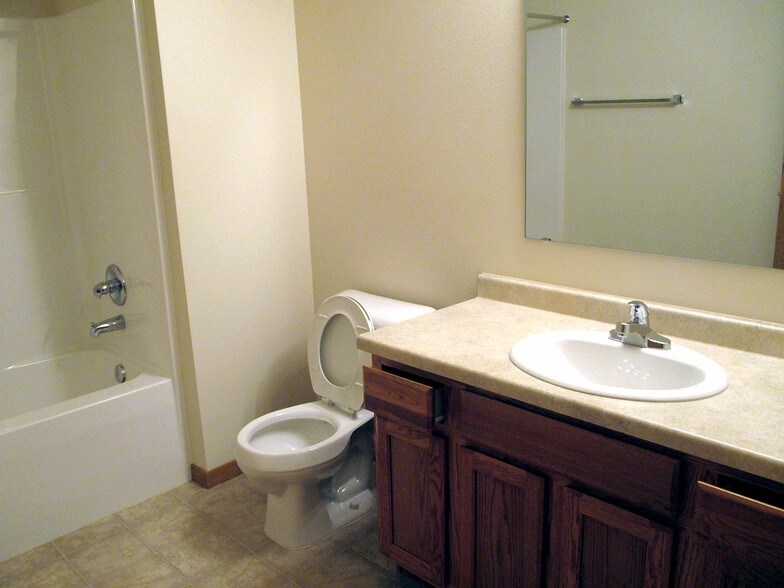 More Photos Of 5180 Lincoln Rd, Lincoln Apartments For Sale