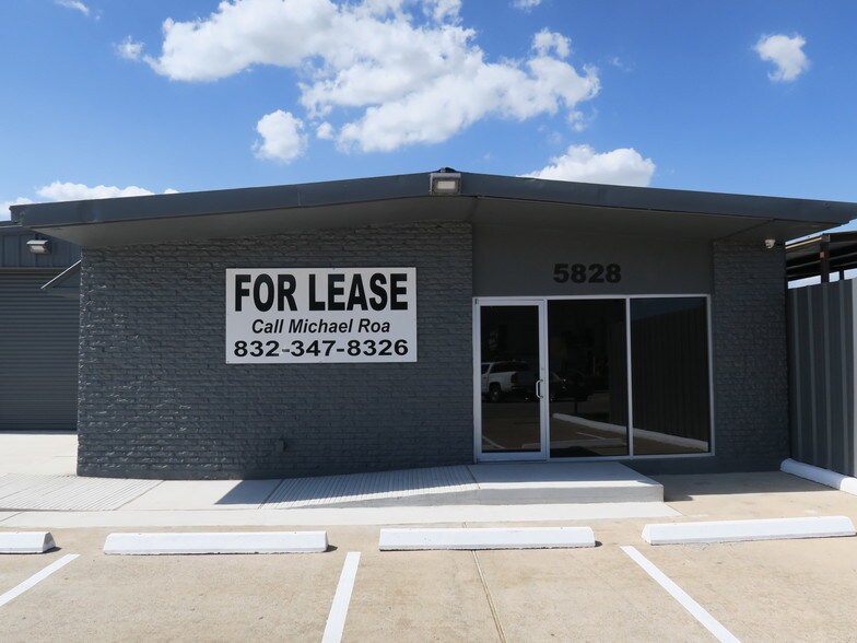 More Photos Of 5828 Star Ln, Houston Service For Lease