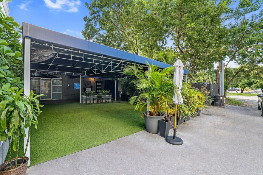 More Photos Of 4019 S Le Jeune Rd, Coral Gables Restaurant For Sale