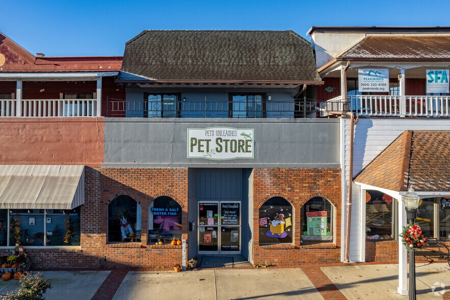 More Photos Of 1423 Washington St, Clarkesville Storefront Retail Office For Lease