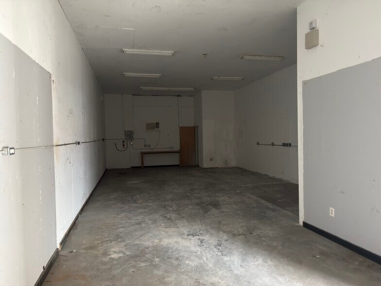 More Photos Of 18210 Paulson Dr, Port Charlotte Unknown For Lease