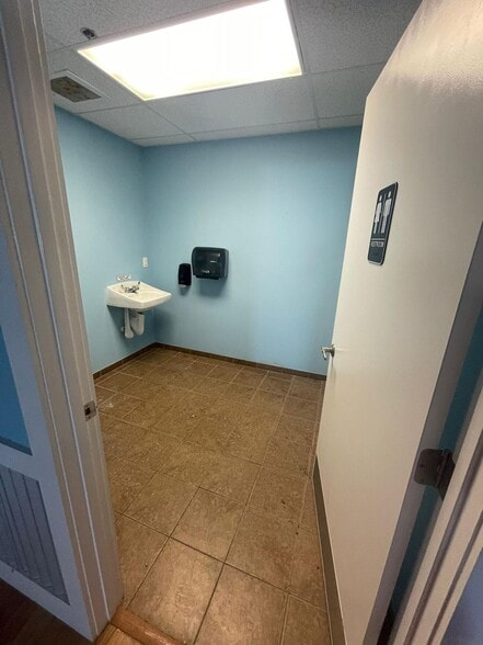 More Photos Of 11100 SW 93 Court Rd, Ocala Unknown For Lease