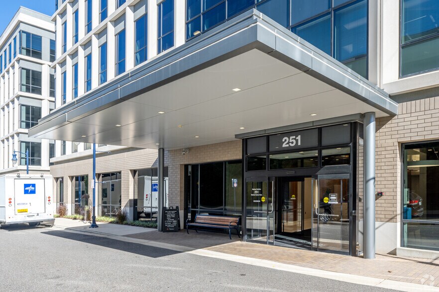 More Photos Of 251 National Harbor Blvd, Oxon Hill Medical For Lease