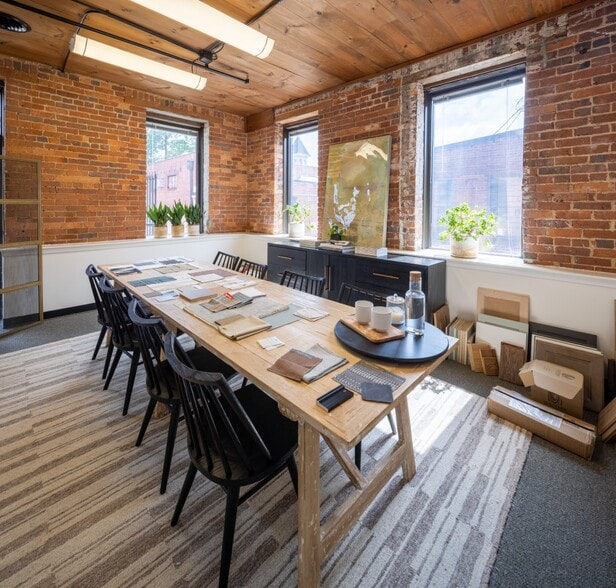 More Photos Of 113 Church St, Marietta Unknown For Lease