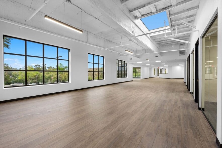 More Photos Of 9151 Rehco Rd, San Diego Distribution For Sale