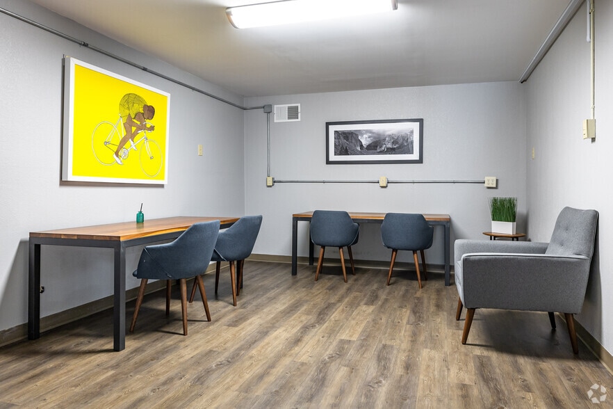 More Photos Of 1722 N Walnut St, Bloomington Apartments For Sale