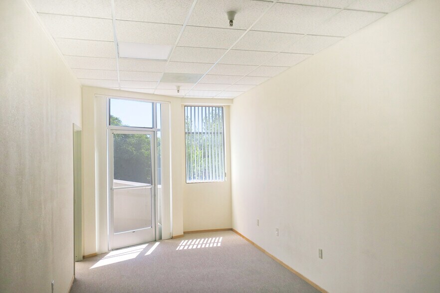 More Photos Of 1300 Grant Ave, Novato Office For Lease