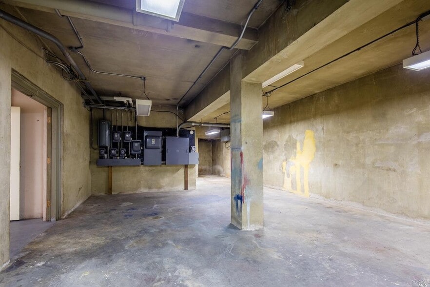 More Photos Of 224 N Oak St, Ukiah Office Residential For Lease