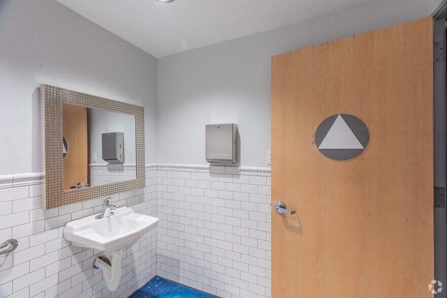 More Photos Of 8990-8996 Miramar Rd, San Diego Unknown For Sale