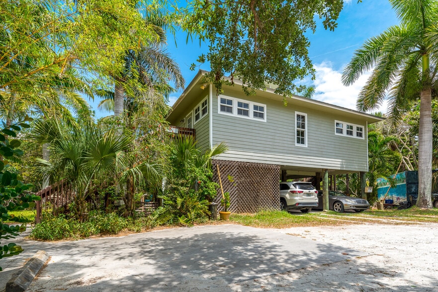 More Photos Of 201 Sw 6th St, Stuart Office For Sale