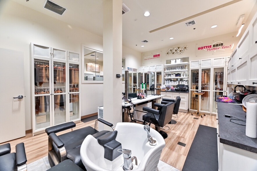 More Photos Of 5770 S Durango Dr, Las Vegas Medical For Sale