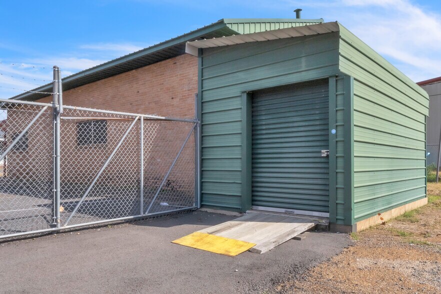 More Photos Of 145 E Texas Ave, Waskom Auto Repair For Sale
