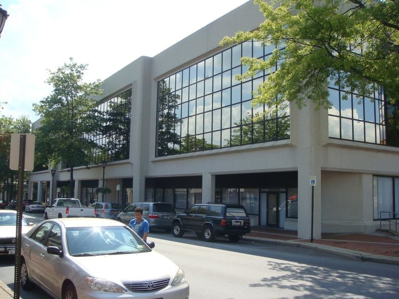 Primary Photo Of 3 School St, Glen Cove Medical For Lease