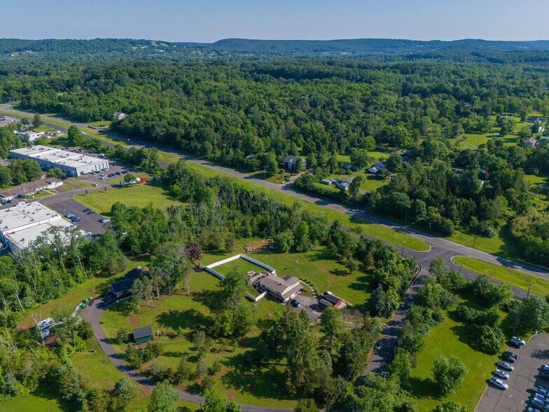 More Photos Of 417 Mountain Rd, Lebanon Specialty For Sale