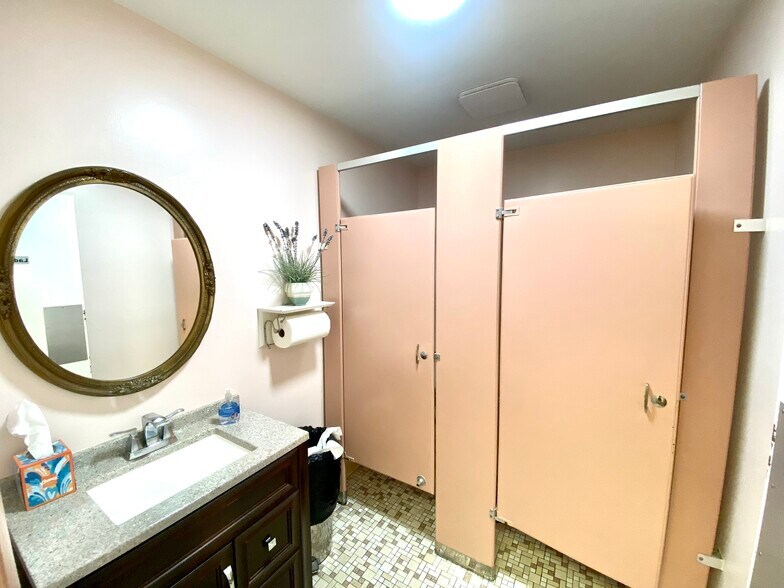 More Photos Of 3333 Atlantic Blvd, Jacksonville Office For Sale